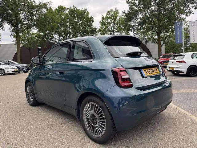 Fiat 500 RED 42 kWh VAN: 16.900,- VOOR: 14.877,- UW WKVOORDEEL: 2.023,- | SOH 92% | NAVIGATIE | STOE...