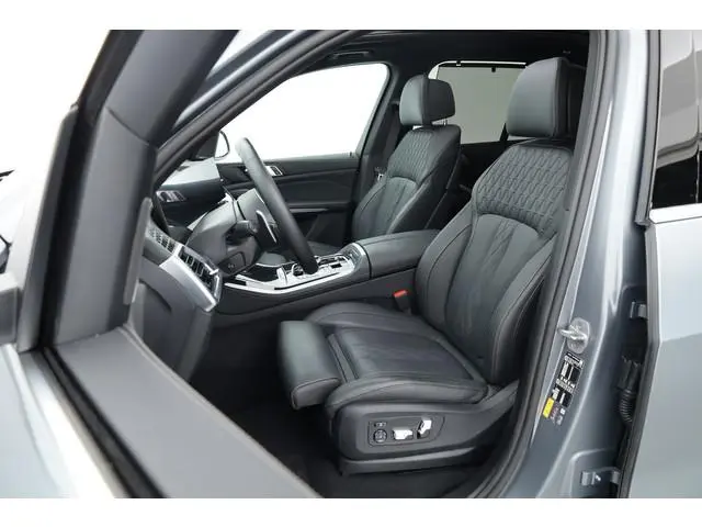 BMW X5 xDrive50e M Sport | Rijklaar! | Frozen Pure Grey | Stoelventilatie | Stoel+stuurverw.| Pano |...
