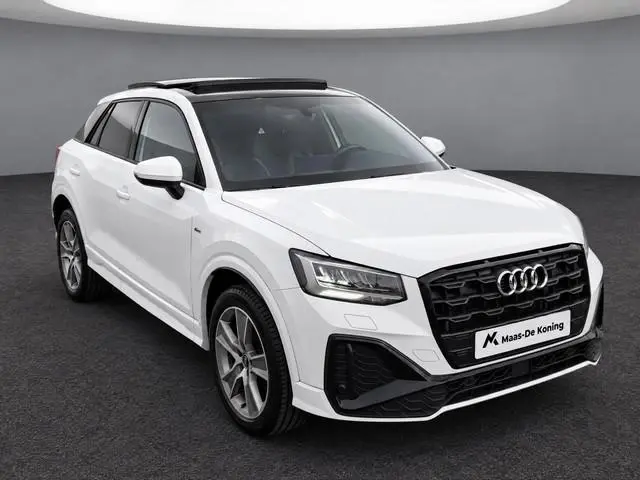Audi Q2 35 TFSI/150PK S Line · Panoramadak · SONOS Audio ·  Camera · Apple/Android Car Play · Leder