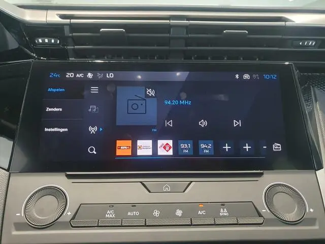 Peugeot e-308