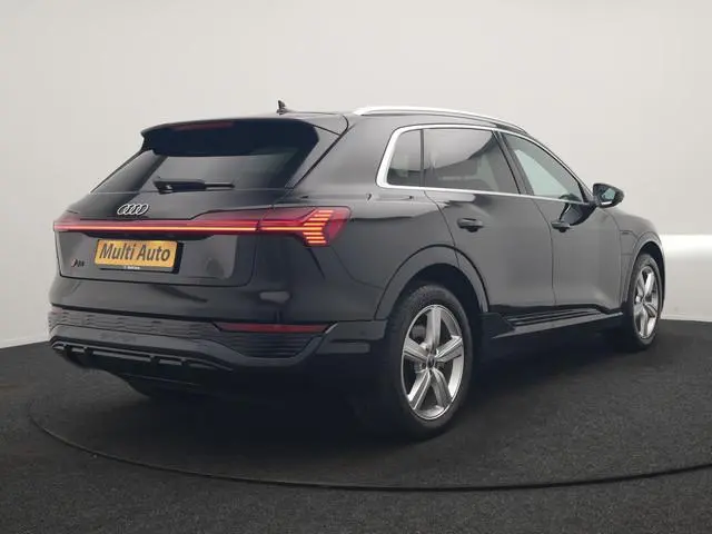 Audi Q8 e-tron 55 Quattro S Line 114 kWh 408pk Dealer O.H. | Trekhaak Afn. | Luchtvering | Adaptive...