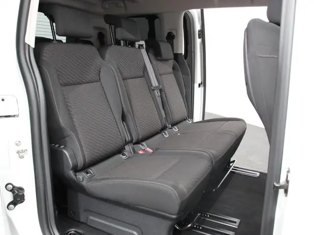 Toyota PROACE Electric Verso Luxury L2 8persoons PERSONENBUS 8p SOH 89% Navigatie Parkeersensoren Cr...