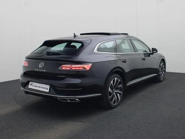 Volkswagen Arteon Shooting Brake 1.4TSIeHybrid 160kW/218PK R-Line DSG · Panoramadak · Leder · 360°Ca...