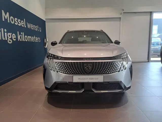 Peugeot e-5008 GT 73 kWh