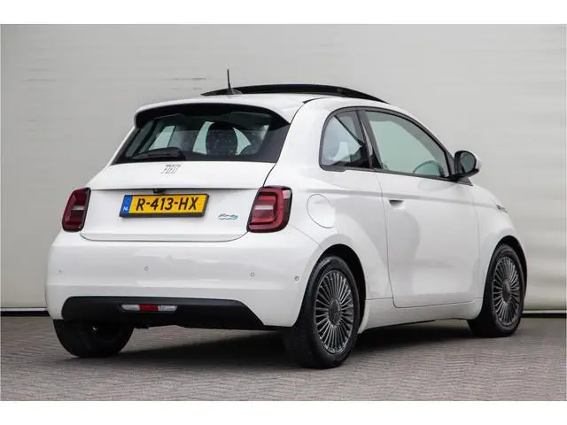 Fiat 500 Icon 42 kWh Panorama, Carplay, Stoelverwarming