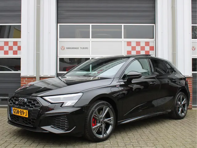 Audi A3 Sportback 45 TFSIe 245PK S-Edition Competition /Keyless/Panoramadak/Audi Sound/Elek. achterk...