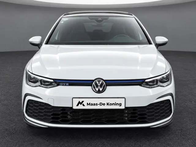 Volkswagen Golf 1.4 eHybrid 245pk GTE · Panoramadak · Trekhaak · Apple/Android Car Play · Camera · S...