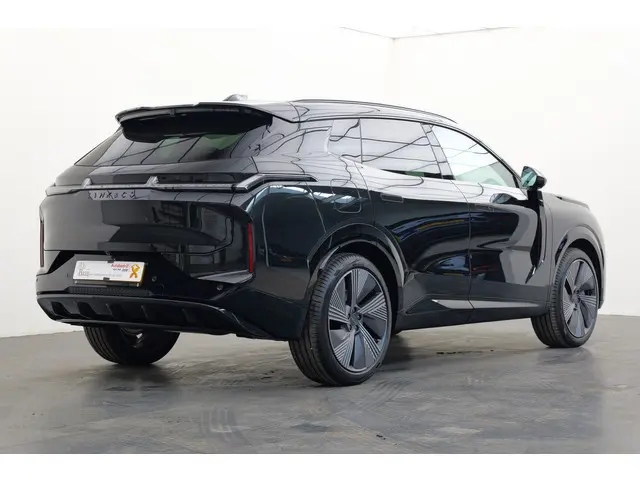 Lynk & Co 08