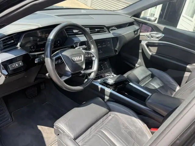 Audi e-tron