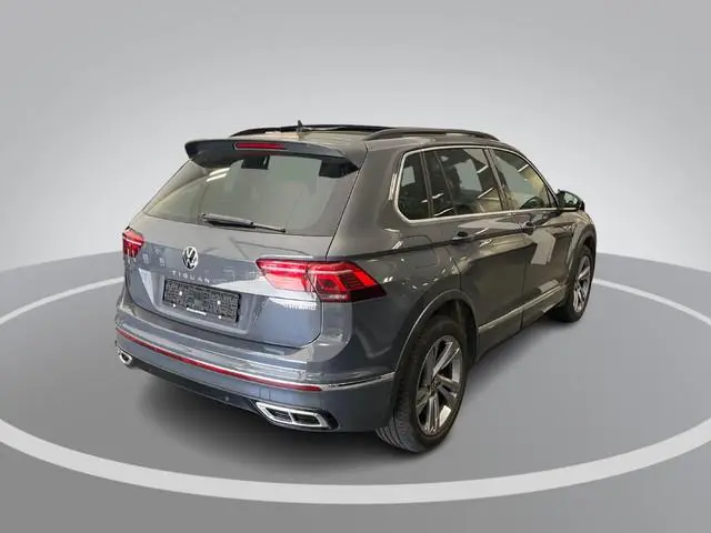 Volkswagen Tiguan 1.4 TSI 245pk DSG eHybrid R-Line Business+ · Panoramadak · Camera · IQ.Light · App...