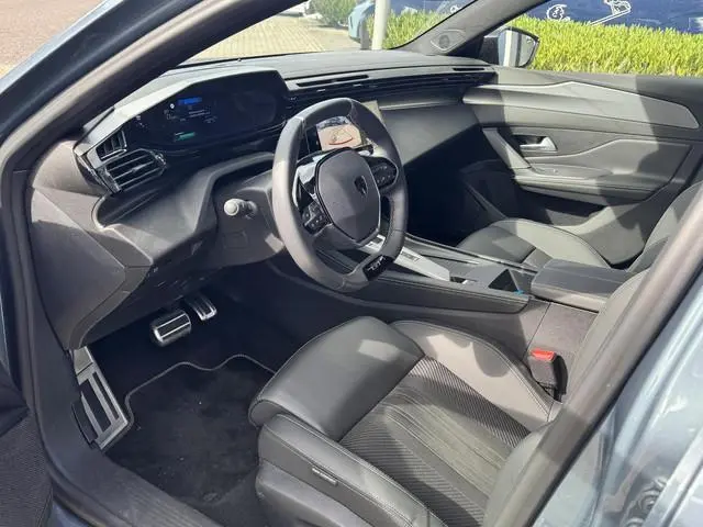 Peugeot e-308
