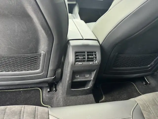 Peugeot e-308