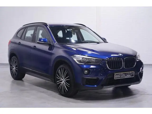 BMW X1 sDrive18i Advantage Navi Sportstoelen Clima Stoelverwarming PDC v+a 19 Inch velgen