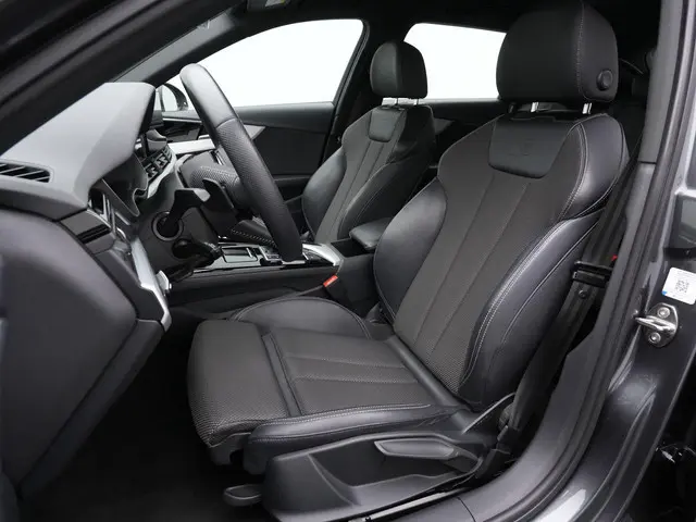 Audi A4 Avant 35 TFSI 150 pk S-tronic S edition / S-Line | Navigatie | Virtual Cockpit | Sportonders...