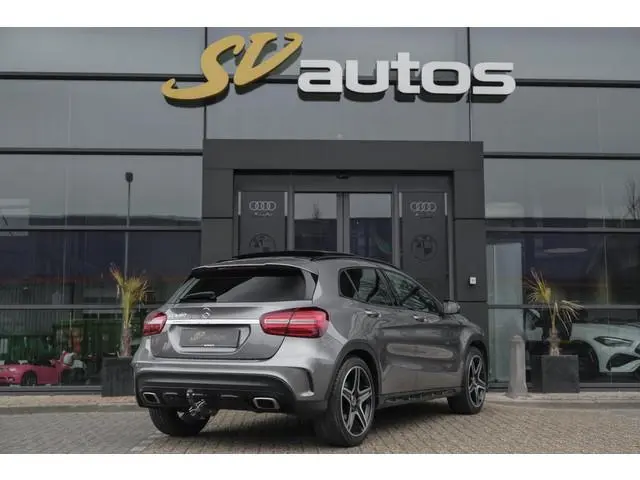 Mercedes-Benz GLA-klasse GLA180 AMG 122pk Panoramadak Night pakket Climate control Cruise control Tr...