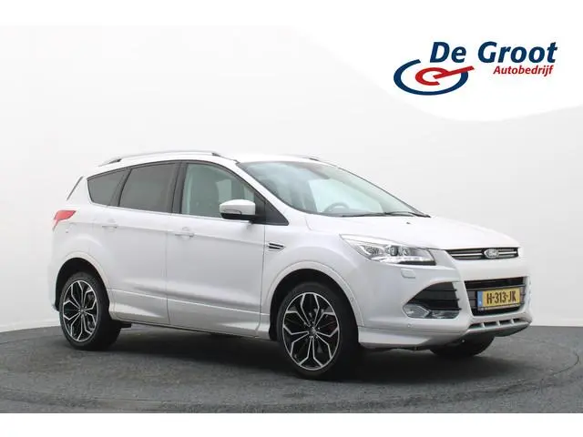 Ford Kuga 1.5 Titanium Styling Pack Xenon, Climate, Stoelverwarming, Trekhaak, Parkassist, 19"