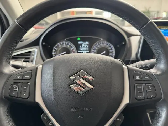 Suzuki S-Cross