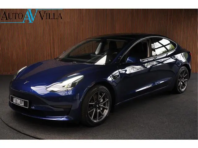 Tesla Model 3 Autopilot ACC Stuurverwarm. Afneemb. trekhaak PDC Leer Navi Panoramadak 360° Elektr. a...