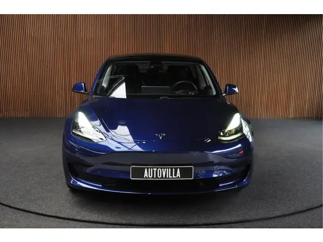 Tesla Model 3 Autopilot ACC Stuurverwarm. Afneemb. trekhaak PDC Leer Navi Panoramadak 360° Elektr. a...