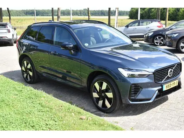 Volvo XC60 T8 AWD 455PK Plug-in hybrid Ultra Dark | Pano dak | Head Up Display | 360 Camera | ACC |...