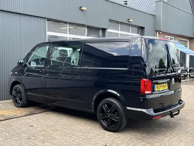 Volkswagen Transporter 2.0 TDI L2H1 DC 150PK Airco Cruise controle Telefoonverbinding Trekhaak 2500k...