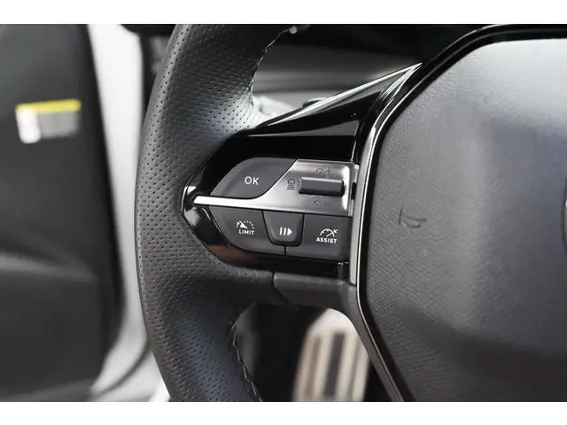 Peugeot 308 SW 1.2 Hybrid 145 e-DCS6 GT | Adaptieve Cruise Control | Camera | Navigatie | Keyless