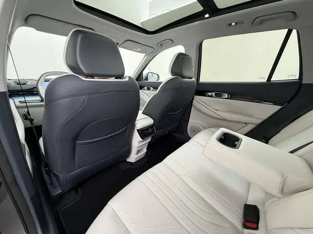 Geely E5
