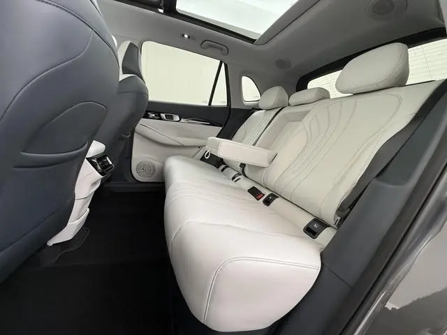 Geely E5