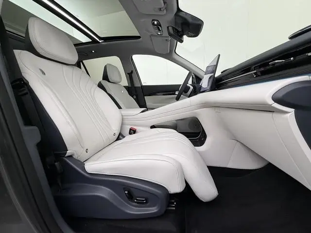 Geely E5