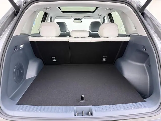Geely E5