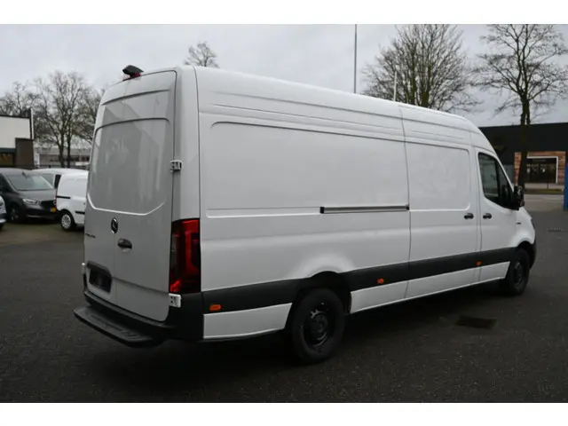 Mercedes-Benz eSprinter