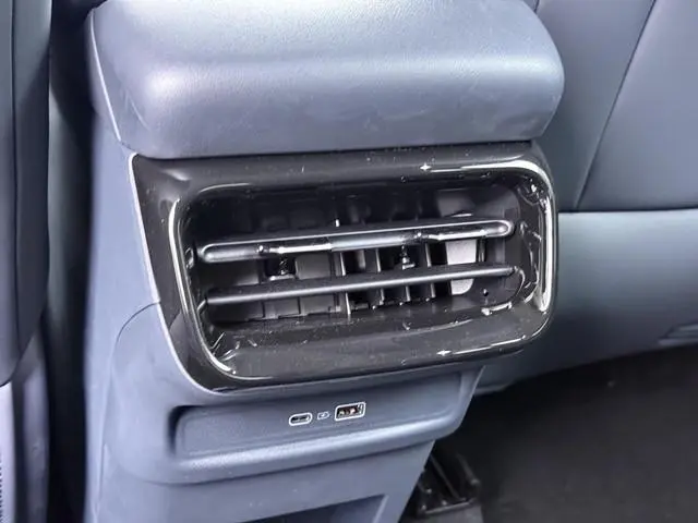 Geely E5