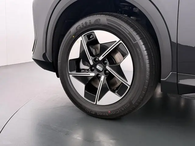 Geely E5