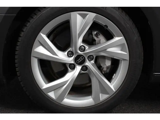 Audi A4 Avant 40 TFSI 204 pk S-tronic S Line Plus  Navigatie Adaptive Cruise Control Parkeersensoren...