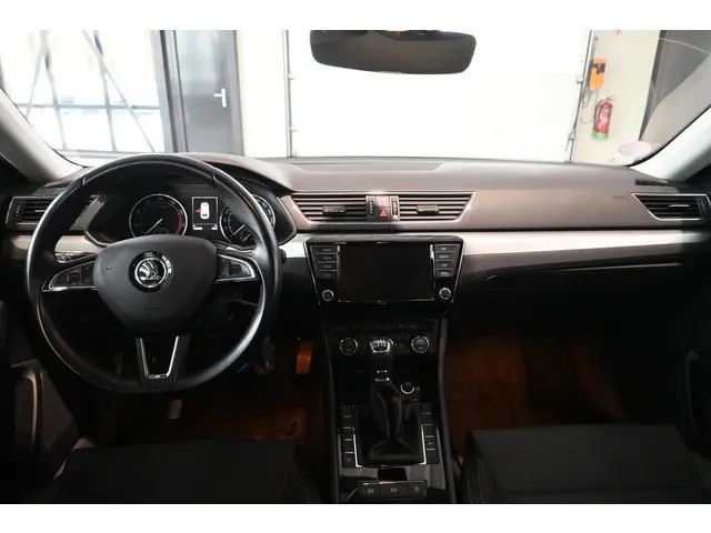 ŠKODA Superb Combi 1.4 TSI Ambition Business Clima Navigatie Trekhaak Goed Onderhouden! Inruil Mogel...