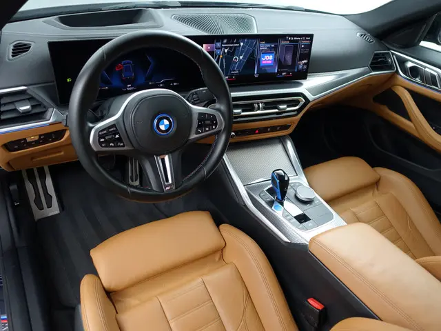 BMW i4 M50 High Executive 84 kWh- Performance Seats, Laser Light, Schuifdak, Head Up, Sfeerverlichti...