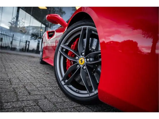 Ferrari 488