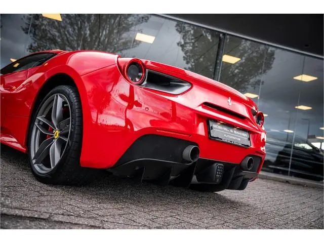 Ferrari 488