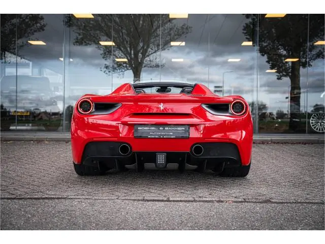 Ferrari 488