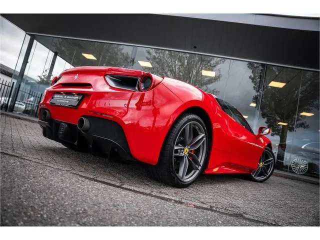 Ferrari 488