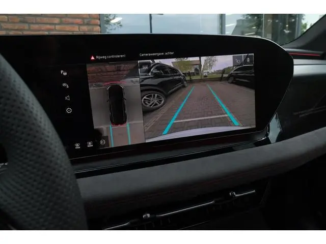 Audi SQ6 e-tron