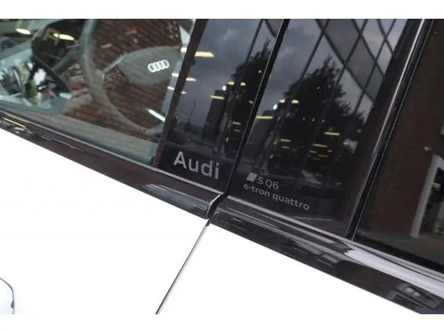 Audi SQ6 e-tron