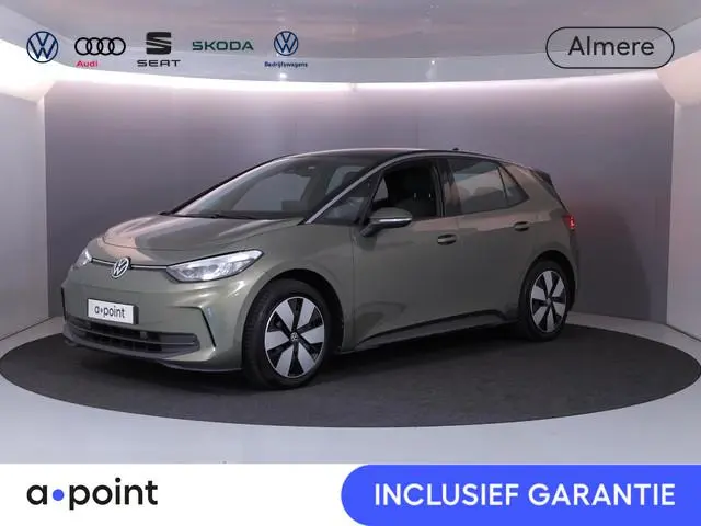 Volkswagen ID.3 Pure Oranje Edition 52 kWh 170 pk | Navigatie | Parkeersensoren | Adaptieve cruise c...