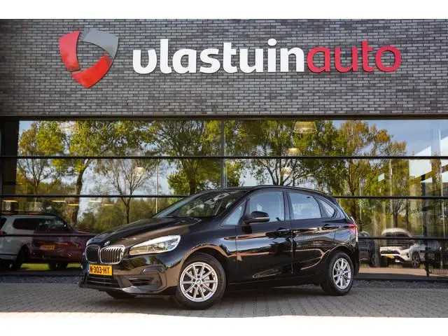 BMW 2-serie Active Tourer 218i High Executive , Trekhaak, Navigatie, Stoelverwarming,