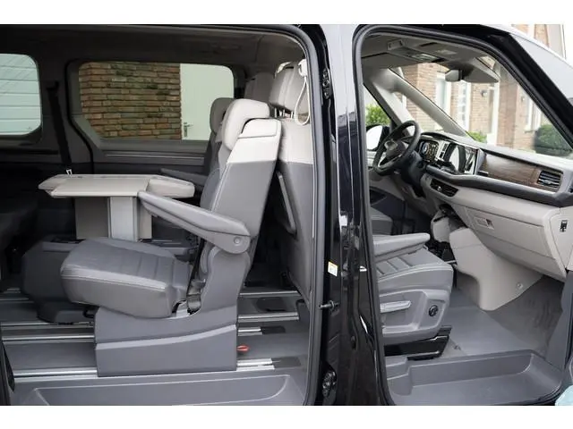 Volkswagen Multivan 1.5 e-hybrid Style L2 4-Motion LEDER - DCC - PANO DCC Leder Trekhaak Area view