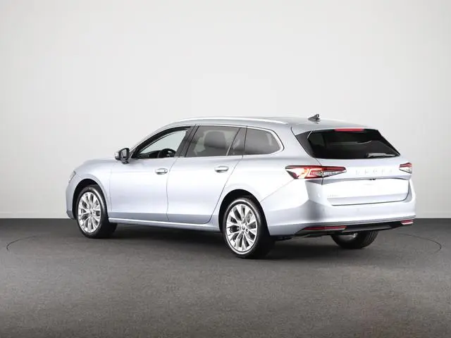 Škoda Superb Combi 1.5 TSI MHEV First Edition 150 pk | Trekhaak wegklapbaar | Panoramadak | Verlengd...