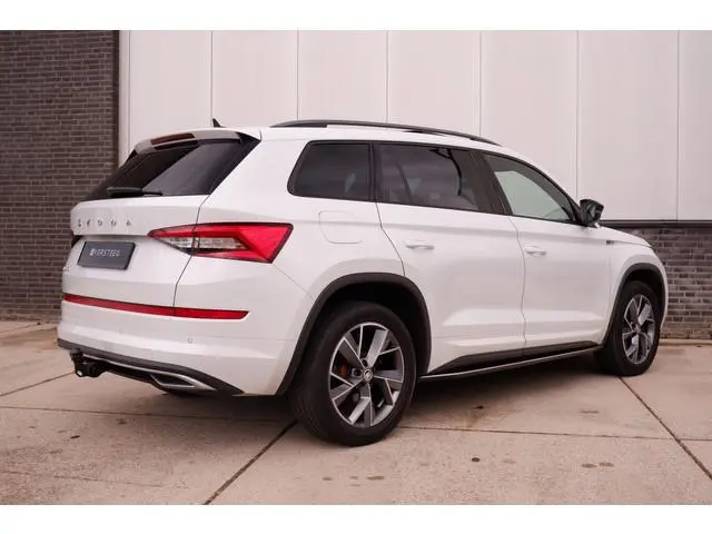ŠKODA Kodiaq 1.5 TSI Sportline Business 7p. | Pano | Elek. Trekhaak | Carplay | Memory | Sfeerverlic...
