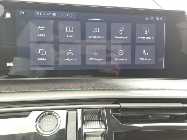 Peugeot e-3008