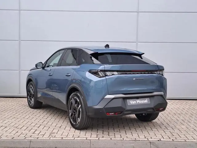 Peugeot e-3008
