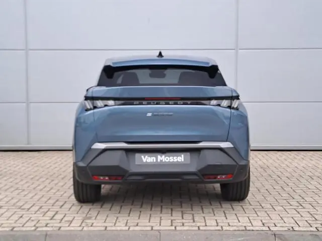 Peugeot e-3008